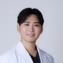 Nebula Clinic ネビュラクリニック 広島院の都築 諒医師