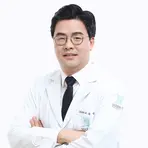 マーブル整形外科のキム・ジュンヒョン医師