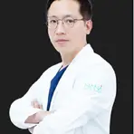 NANA（ナナ）美容外科のキム・ユンホ 医師