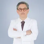 韓国LaPrin整形外科の李榮鐘院長医師