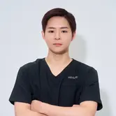 中村　有医師