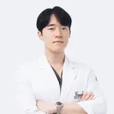 キム・ドンギュ医師