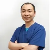 新明 康宏医師