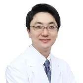 フェイスライン美容外科のジャンヒョン医師