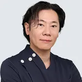 オザキクリニックLUXE新宿の山崎智徳医師