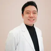 共立美容外科 大阪本院の木檜　周医師