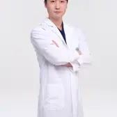 セギム美容整形外科のユン・テホ医師