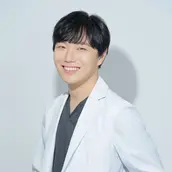 アリエル美容クリニック 大宮院の鈴木　桂介医師