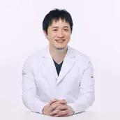 Bellefeel Clinic 新宿の中務 秀一医師