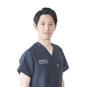 U DENTAL OFFICE 恵比寿の⼩川 雄⼤医師