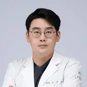 LUHO（ルホ）美容外科のキム・ジュンヨン医師