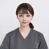 ルラ美容クリニック 新宿院の桂巻 綾乃医師