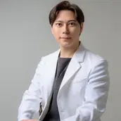 ECLA CLINIC (エクラクリニック)の緒方 善孝医師