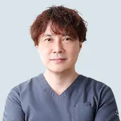 ジョウクリニック 大阪院の重本 譲医師