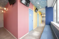 田町駅前皮膚科 Clinica Riviera Shibauraの内観写真