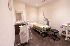 オラクル美容皮膚科 大阪梅田院の内観写真