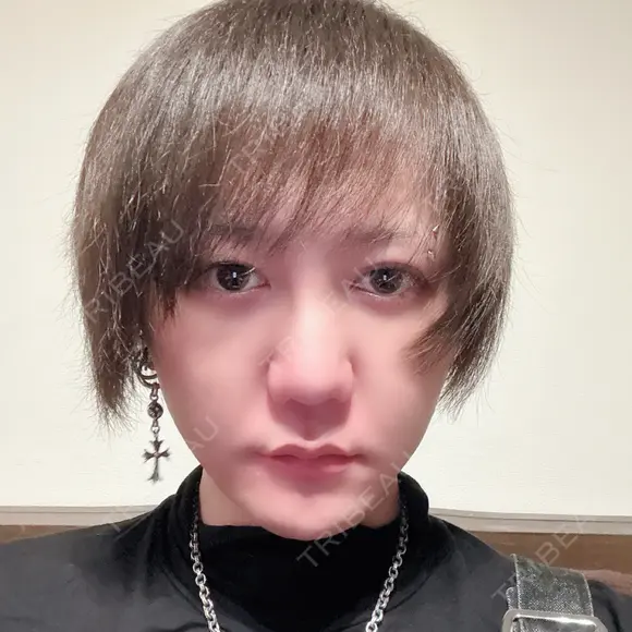 二重切開 / 目頭切開 / 眼瞼下垂（切開） / 隆鼻術 / 鼻中隔延長（切開） / 小鼻縮小（切開） / 骨切幅寄せ id（アイディ）美容外科 AFTER メイン用